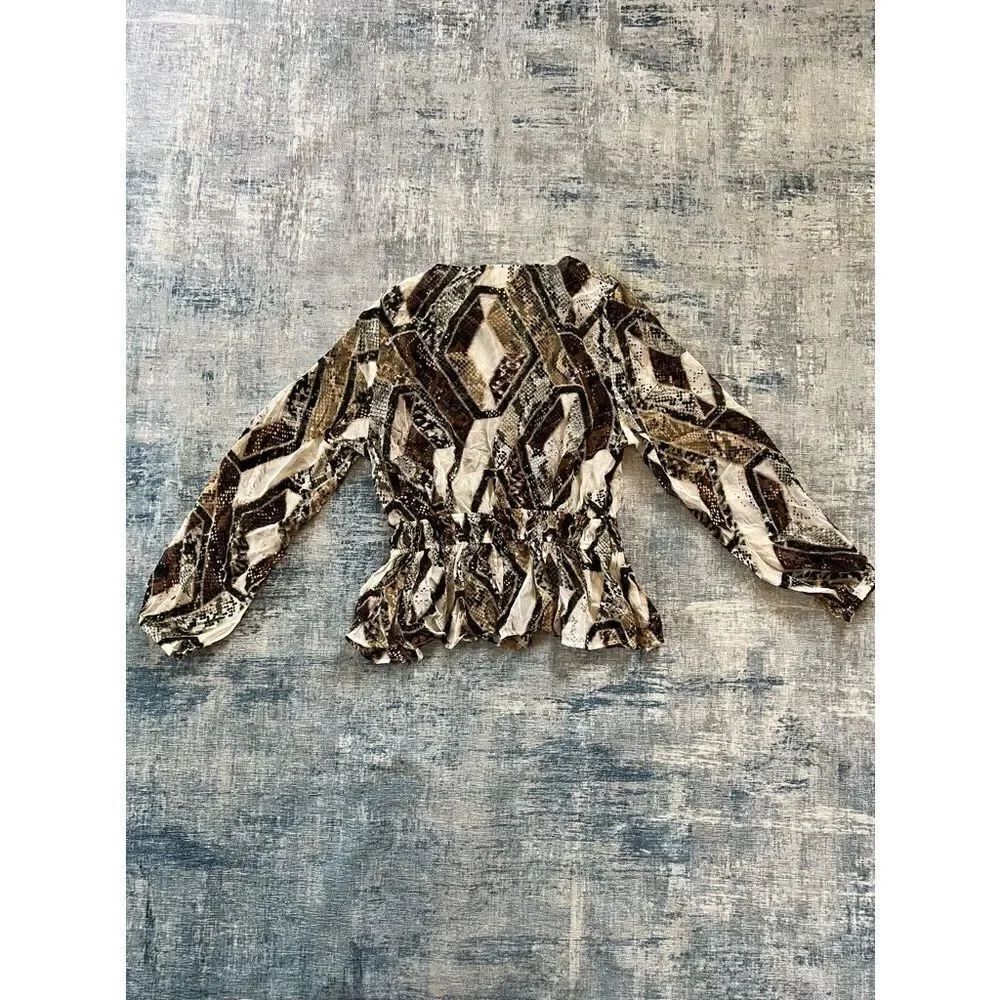 H&M Snakeskin Pattern Print Semi Sheer Deep V Blouse Size 2 - Picture 6 of 11